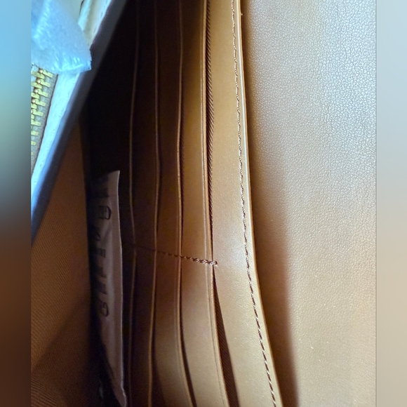 Anna Foldover Clutch Crossbody - Picture 2 of 4